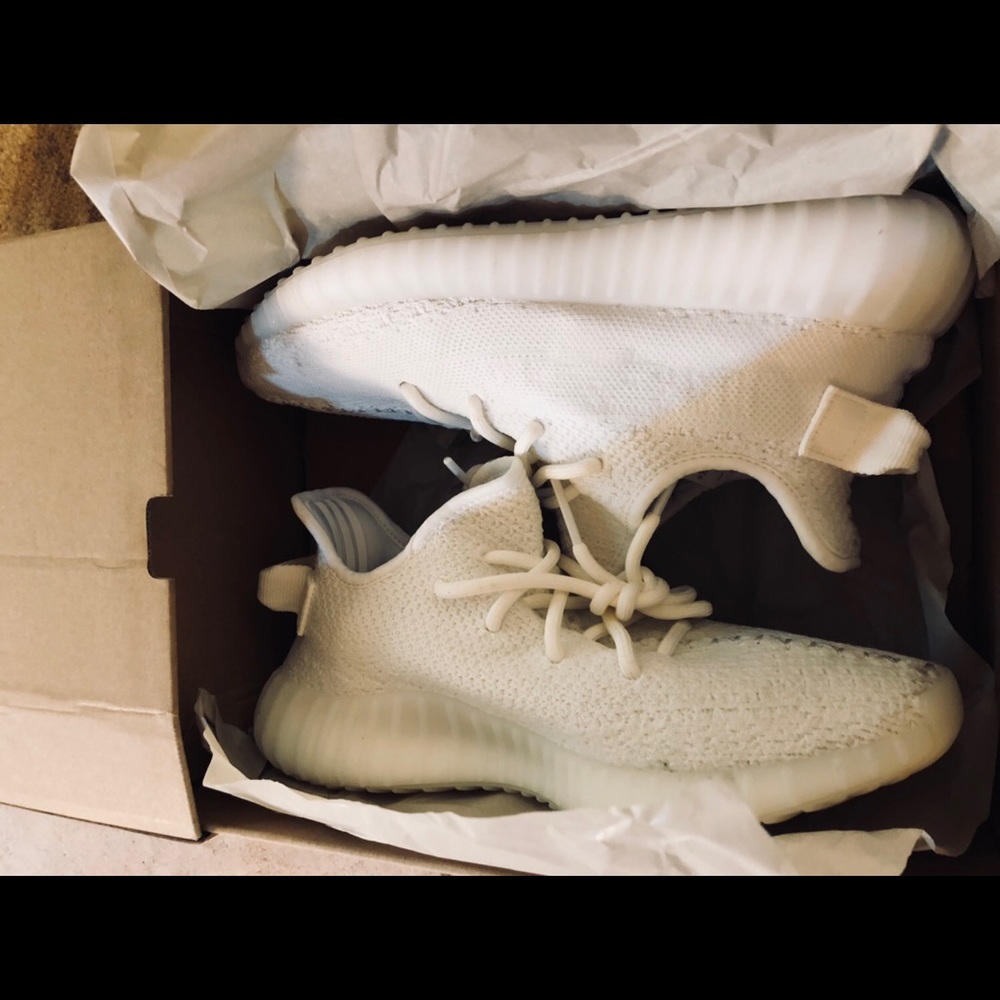 YEEZY BOOST 350 V2 (triple whites)